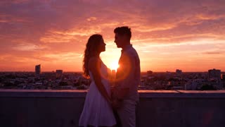 [Strofa 1]
Am fugit de tine, dar m-am pierdut în noi,
Orice drum alegeam mă ducea înapoi,
Ți-am spus „adio”, dar n-a fost adevărat,
Tu erai tot ce n-am putut lăsa uitat.

Mi-am ascuns inima sub „sunt ok”,
Dar tu erai răspunsul la orice „de ce”,
Și chiar dacă încercam să te șterg din gând,
Te regăseam în mine, rând pe rând.

[Pre-Refren]
Și când te-am văzut din nou în fața mea,
Toate „nu”-urile au devenit „da”…

[Refren]
Mi-am dorit să nu te mai iubesc,
Dar fără tine nu pot să trăiesc,
Fiecare pas mă ducea înapoi,
La tine… la noi.

Mi-am dorit să sting ce simt în piept,
Dar tu ești focul ce mă ține drept,
Și din tot ce-am fost și tot ce vom fi,
Alegem iubirea… zi de zi. ❤️

[Strofa 2]
Am încercat să uit, dar n-am știut cum,
Când fiecare vis mă ducea pe-al tău drum,
Alte priviri nu m-au ținut deloc,
Tu erai liniștea din orice foc.

Și poate ne-am pierdut ca să ne regăsim,
Am rupt tot, dar n-am știut să ne oprim,
Pentru că noi n-am fost doar o greșeală,
Ci o poveste scrisă să nu dispară.

[Bridge]
Dacă iubirea doare, nu mai fug deloc,
Cu tine chiar și ploaia pare foc,
Și din tot ce-am fost când ne-am rătăcit,
Am învățat… că tot la tine-am iubit.

[Refren Final – Happy Ending]
N-am mai vrut să nu te mai iubesc,
Am ales să te regăsesc