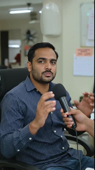 The men looks directly at the camera, speaking in Hindi with minimal, expressive hand gestures, emphasizing his points with an empathetic but unwavering gaze. say few fast
 He says: "“मात्र सौ रुपये में मुझे पता चल गया मेरा लोन क्यों रिजेक्ट हो रहा था! बाइक लोन तीन बार रिजेक्ट हुआ हर बार “नॉट एलिजिबल”। बैंक वाला कारण नहीं बताता, बस मना कर देता है। तभी दोस्त ने बोला ऊल्का डाउनलोड कर"
